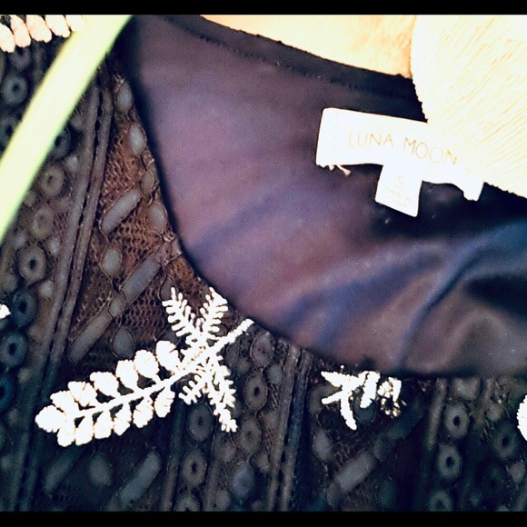 Luna Moon/ Anthropologie Floral Lace Top small. stand out classy, femini… - Picture 4 of 6